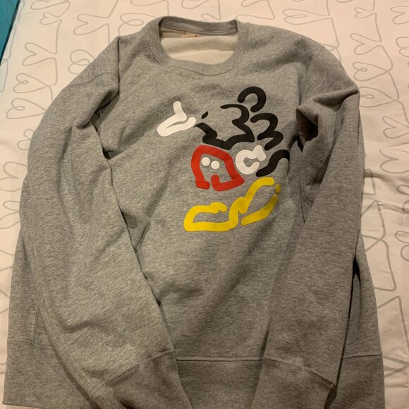 Uniqlo 4 sweatshirts (Large and Medium) - Picture 2 of 8